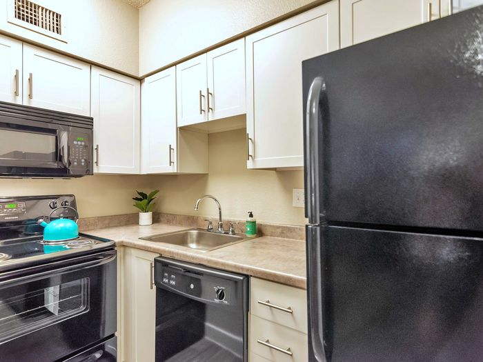 Midtown Flats kitchen