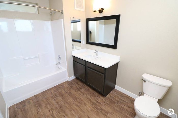 Pecos Vista Bathroom
