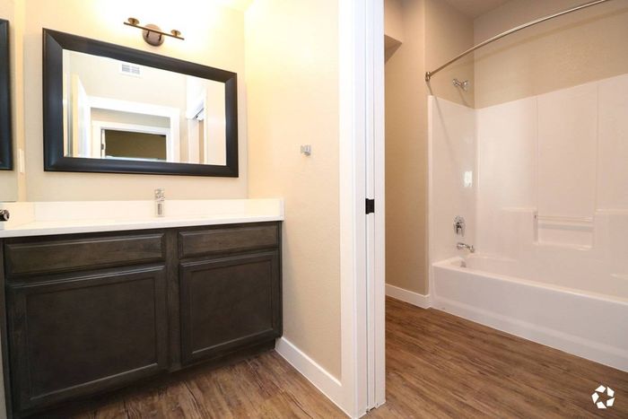 Pecos Vista Bathroom
