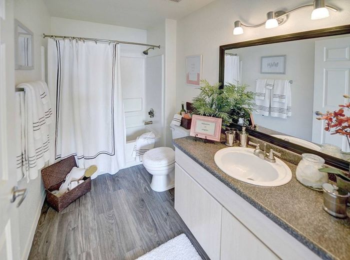 Colores del Sol Bathroom