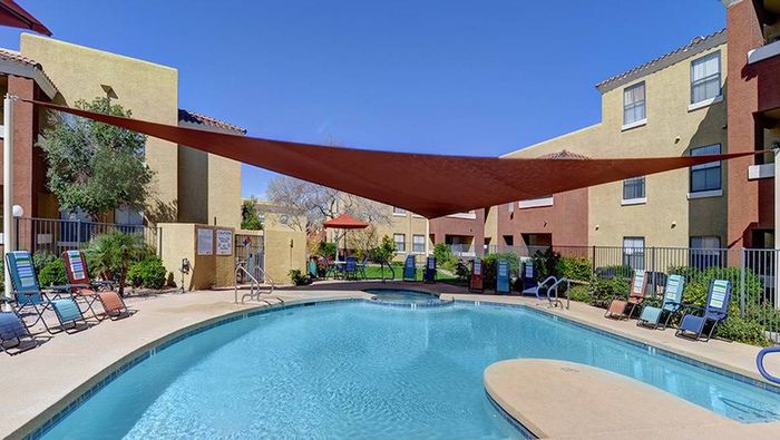 Colores del Sol Swimming Pool
