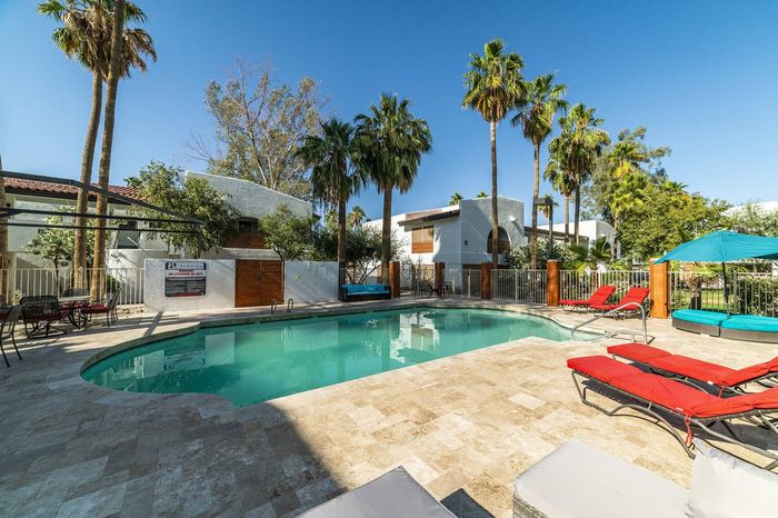 The Avenida Sparkling Pool