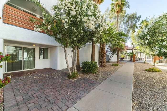 The Avenida Outdoor view of apartment and grounds
