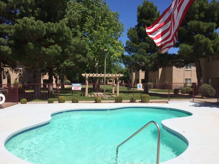 Parkcrest Resort-Style Pool