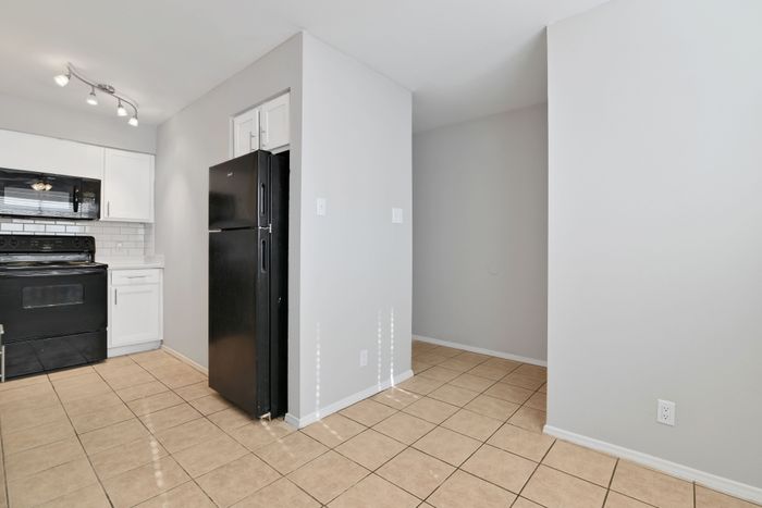The Bruin West Campus Apartment Homes, Waco, Texas