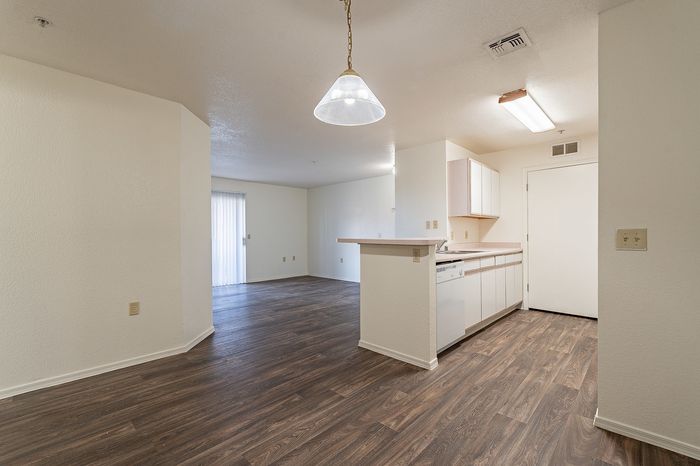 Dining/Kitchen
