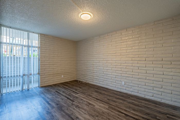 Avenue 19 Living Room