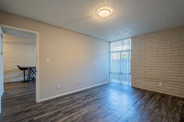 Avenue 19 Living Room