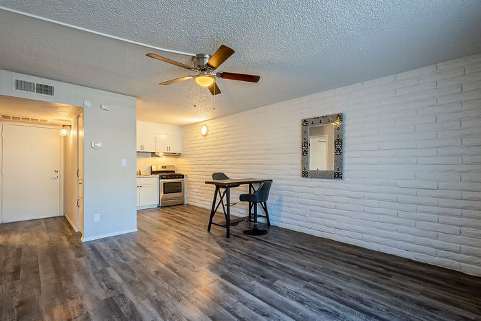 Avenue 19 Living Room