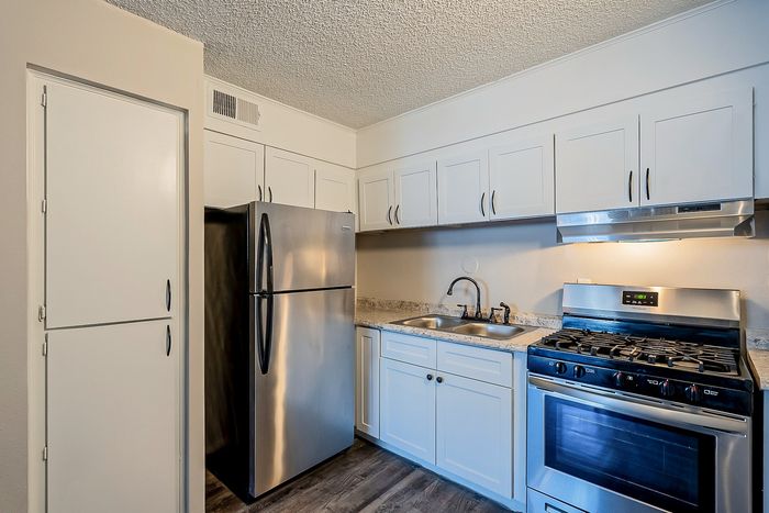 Avenue 19 Kitchen