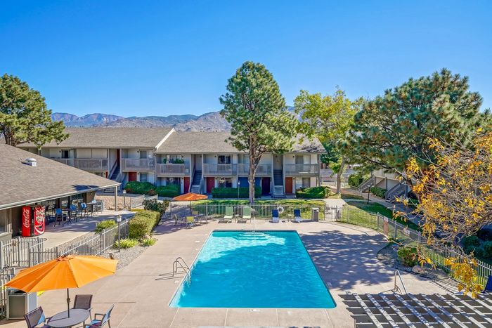 Sungate Pool