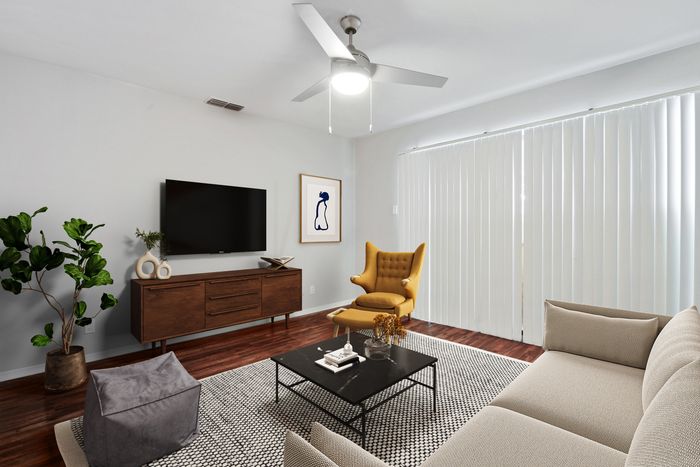 The Bruin West Campus Apartment Homes, Waco, Texas