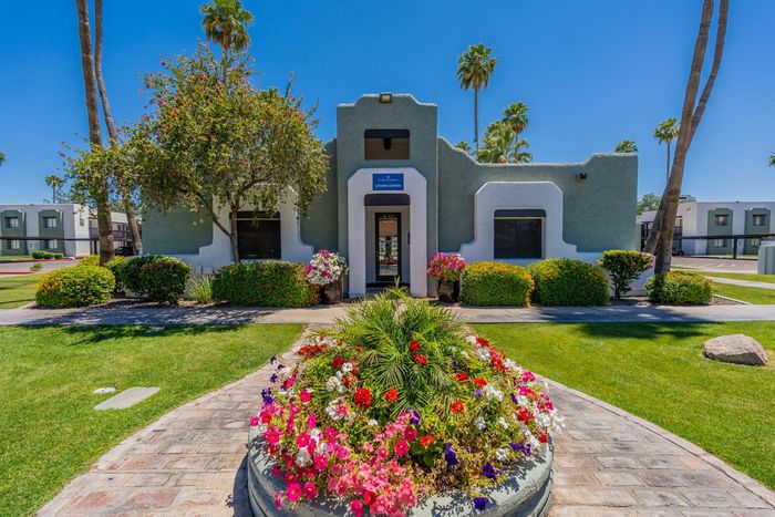 Club Valencia Clubhouse