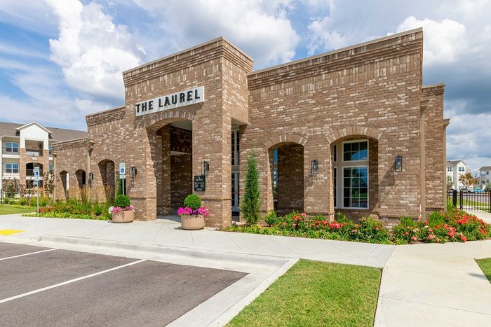 Leasing Office Exterior at The Laurels Apartments in Jenks, OK