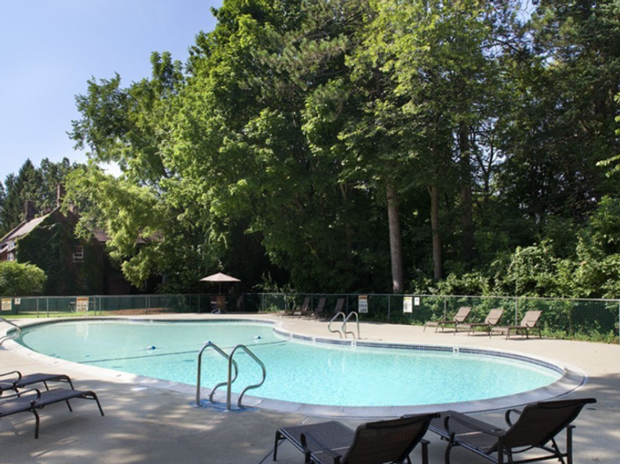 Pool | Colonial Village Apartments | Apartments in Manchester NH