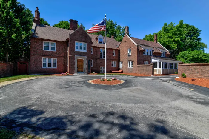 Mansion Exterior | Colonial Village Apartments | Apartments in Manchester NH