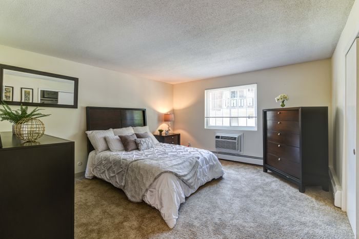 Model Bedroom | Colonial Village Apartments | Apartments in Manchester NH