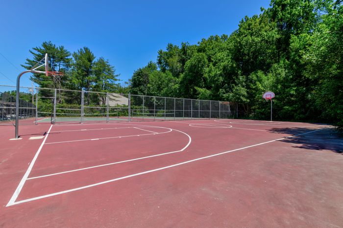 Sport Courts | Colonial Village Apartments | Apartments in Manchester NH