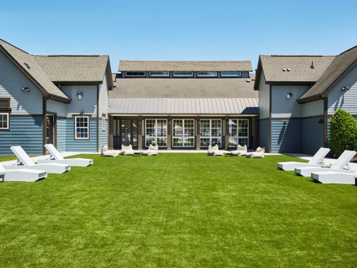 Photo Gallery at The Flatts Salisbury Apartments Near Campus