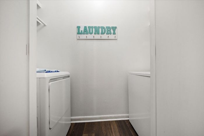 In-unit laundry with washer and dryer at Eagle Flatts Apartments in Hattiesburg, MS.