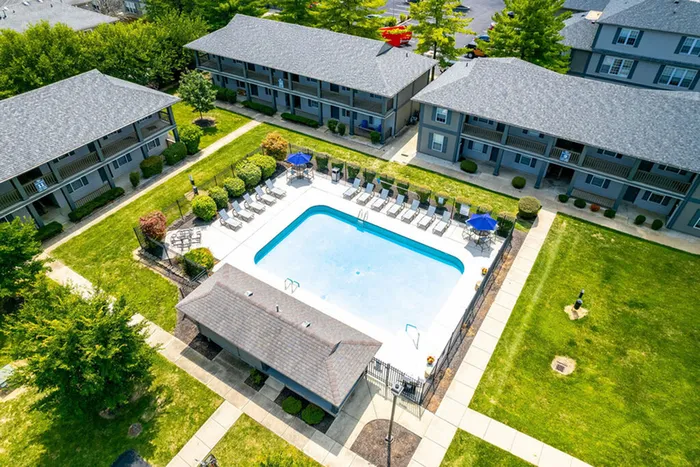 Expansive grounds with lush landscaping at The Commons student apartments in Oxford, OH