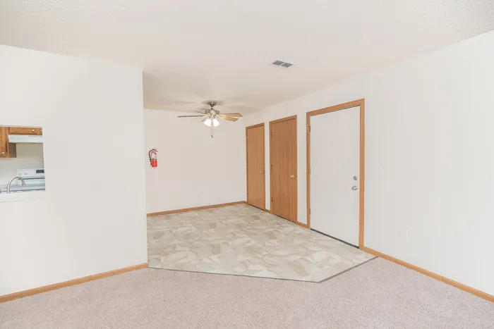 Polo Club - Entryway with Closet