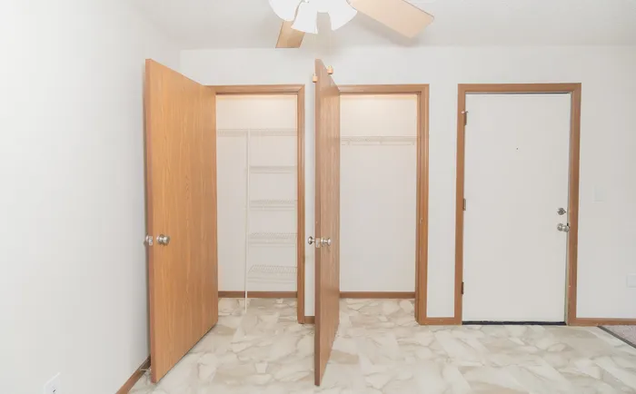 Polo Club - Closet Doors