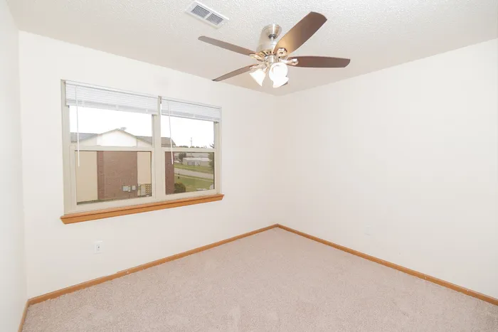 Polo Club - Empty Room