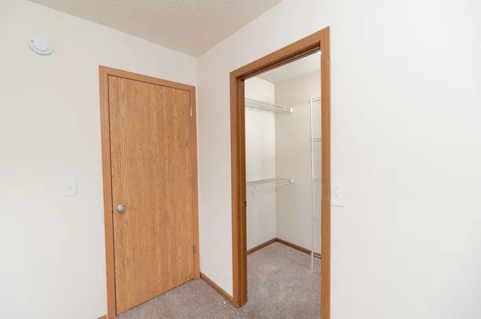 Polo Club - Walk-in Closet