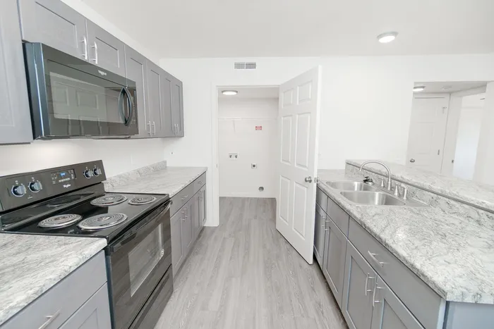 Scotsdale - Modern Kitchen