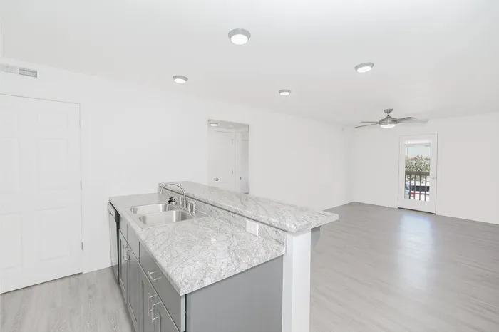 Scotsdale - Modern Kitchen