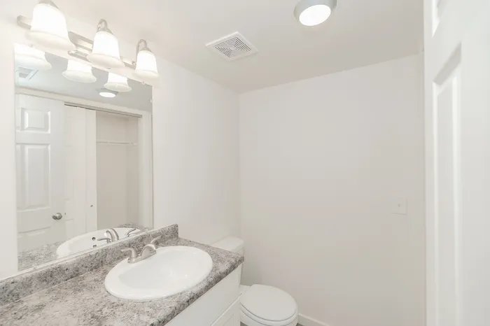 Scotsdale - Modern Bathroom
