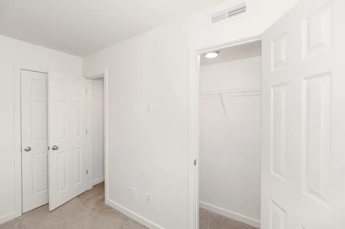 Scotsdale - White Closet Interior