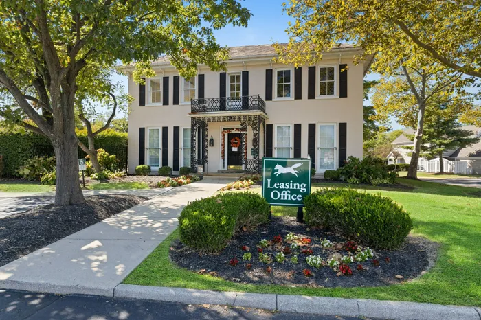 Leasing Office | The Residence at Turnberry | Columbus Apartments