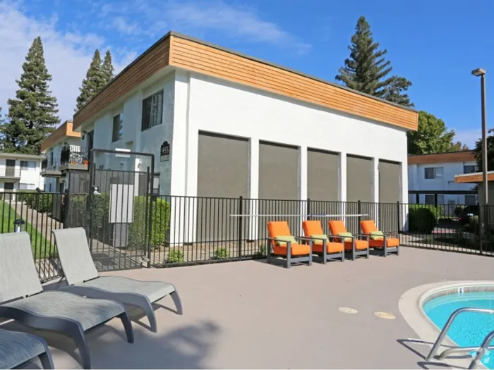 Resident Sun Deck at The Davenport; Sacramento Apartments