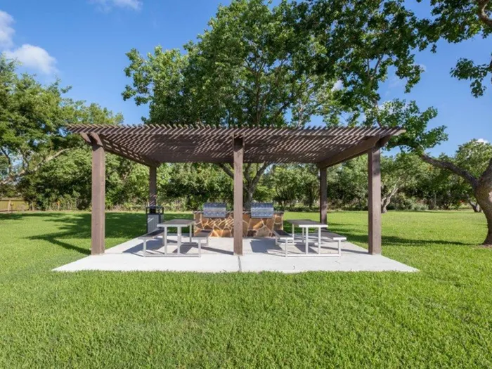 Barringer Square | Webster, TX | Outdoor Grilling Stations