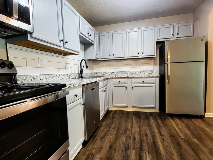 Inviting Kitchen and Tanglewood Apartments; Apartments In Louisville, KY