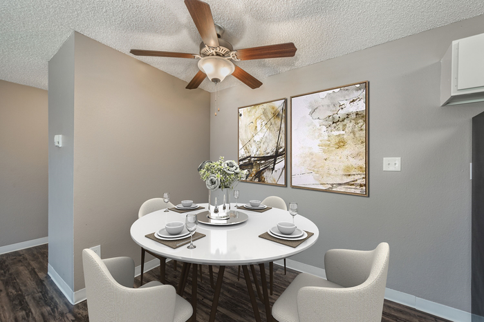 Florida Station | Aurora, CO | Cozy Dining Area