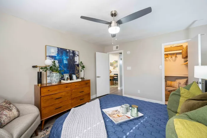 Cala Paradise Valley | Phoenix, AZ | Platinum Bedroom & Walk-In Closet
