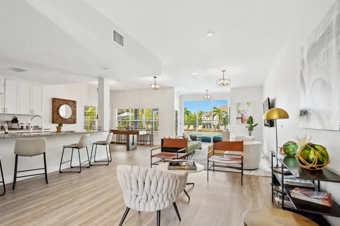 Calais Park Apartments | St. Petersburg, FL | Amenity Rich Clubhouse