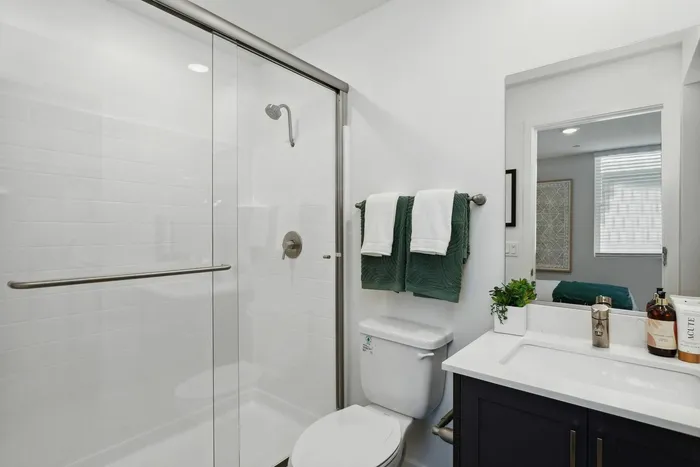 Maven on Broadway | Sacramento, CA | Bathroom