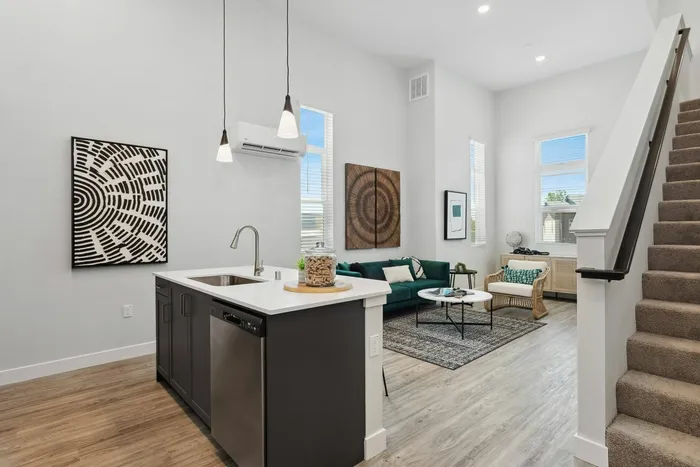 Maven on Broadway | Sacramento, CA | Living Room