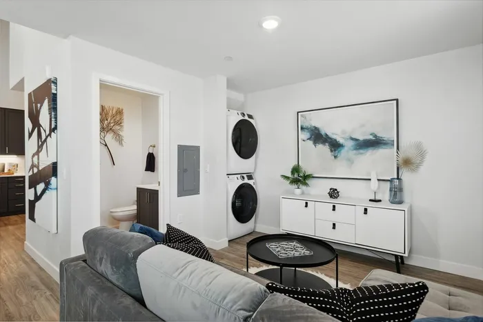 Maven on Broadway | Sacramento, CA | Living Room