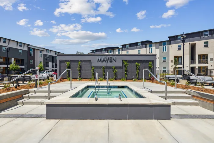 Maven on Broadway | Sacramento, CA | Sparkling Spa