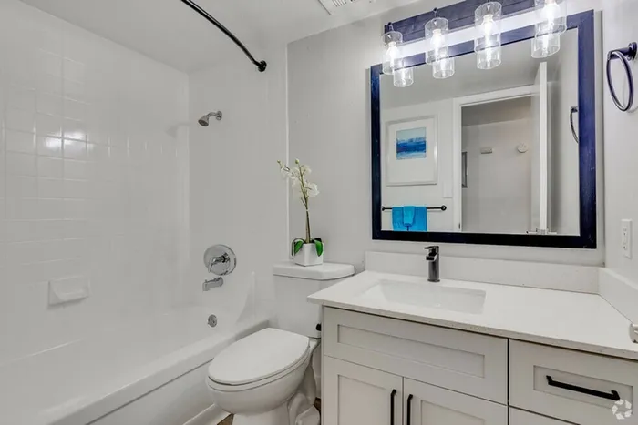 Dwell | Scottsdale, AZ | Bathroom