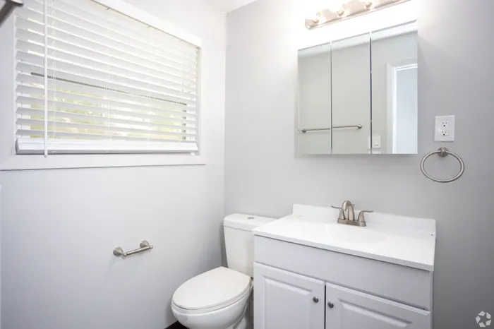 Steeplechase Village | Columbus, OH | Bathroom