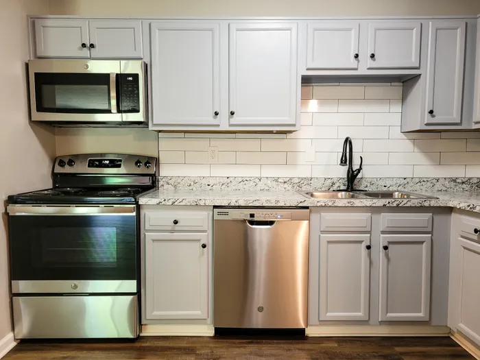 Tanglewood Apartments | Louisville, KY | Renovated Kitchen