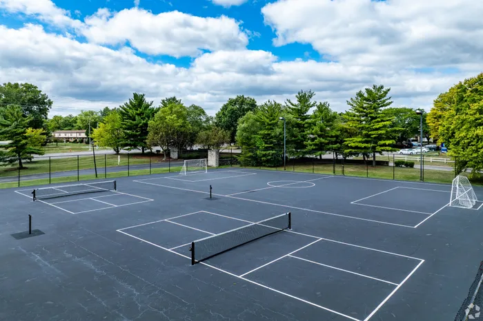 Hickory Creek Apartments | Columbus, OH | Pickleball & Soccer Courts