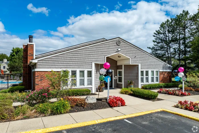 Hickory Creek Apartments | Columbus, OH | Leasing Office