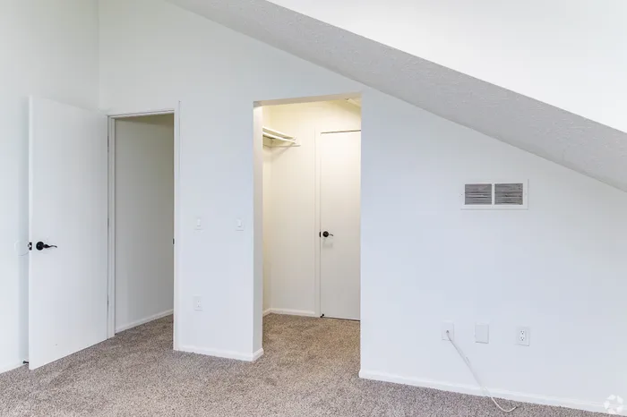 Aspire Apartment Homes | Canal Winchester, OH | Bedroom w/ Walk-In Closet